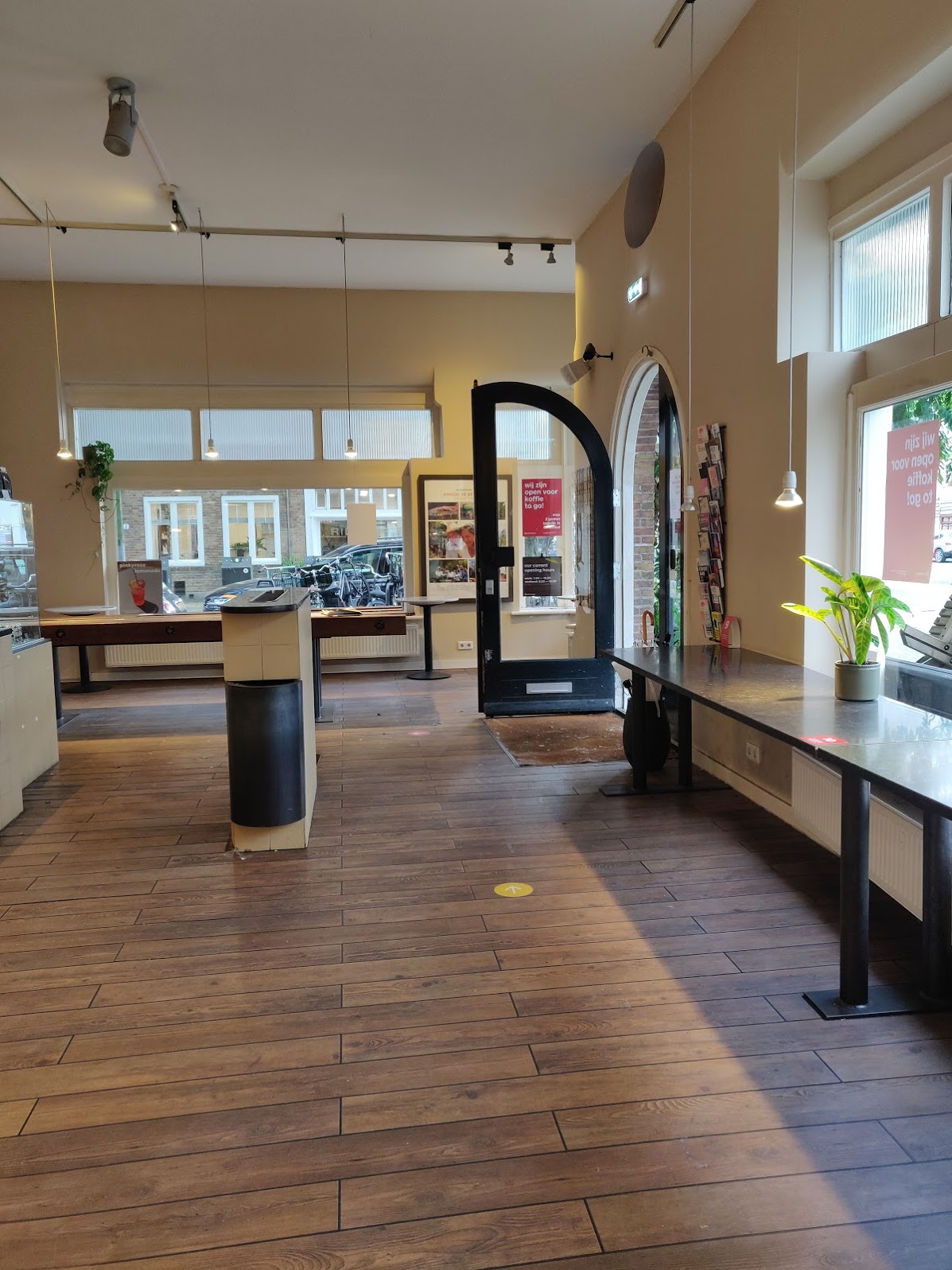 closed cafe